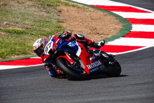 Vierge and Lecuona show fighting spirit to place 8th and 11th in a shortened race 1 at Portimão